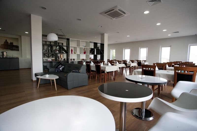Aparthotel Travel Kraków Exteriör bild