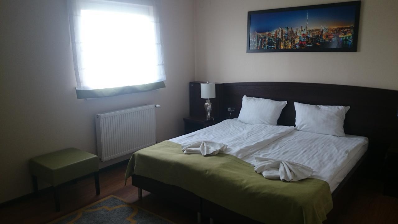 Aparthotel Travel Kraków Rum bild