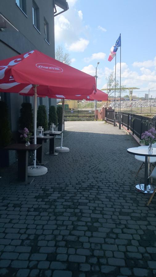 Aparthotel Travel Kraków Exteriör bild