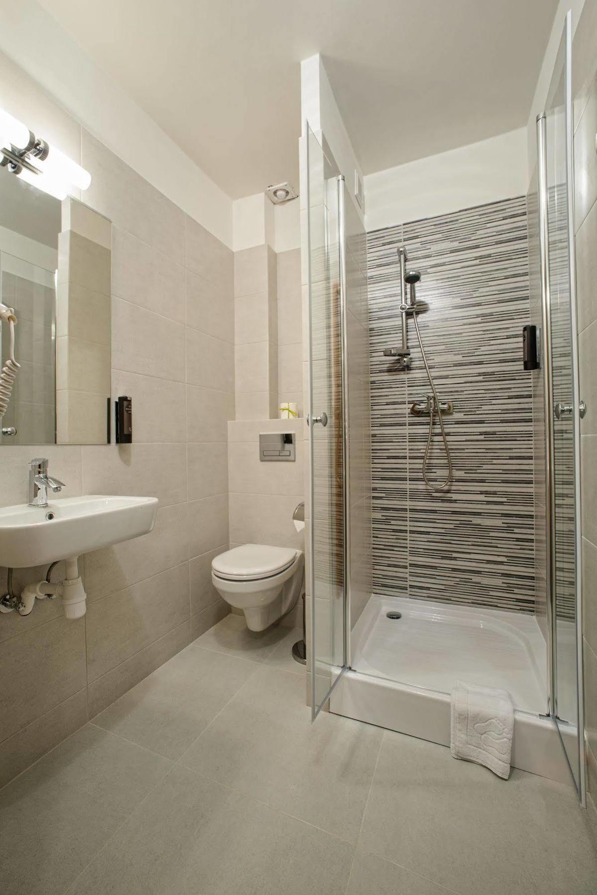 Aparthotel Travel Kraków Exteriör bild