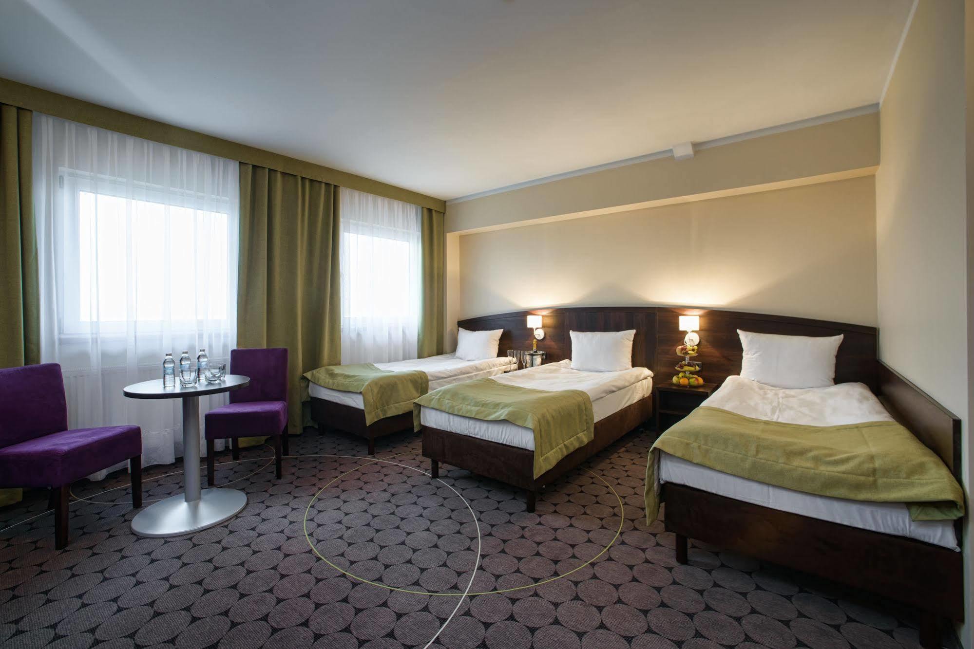 Aparthotel Travel Kraków Exteriör bild