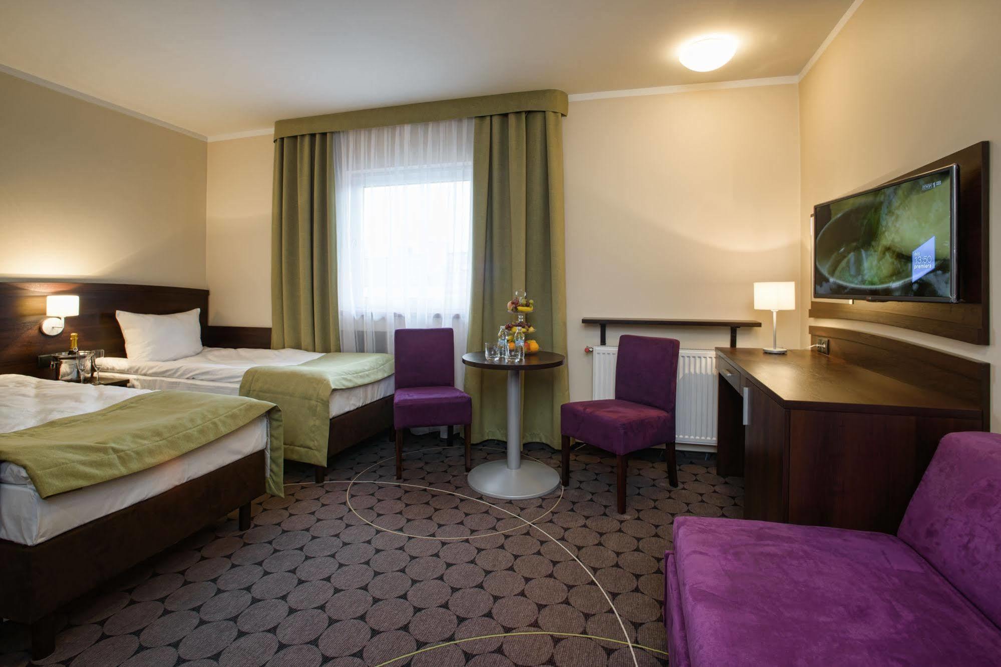Aparthotel Travel Kraków Exteriör bild
