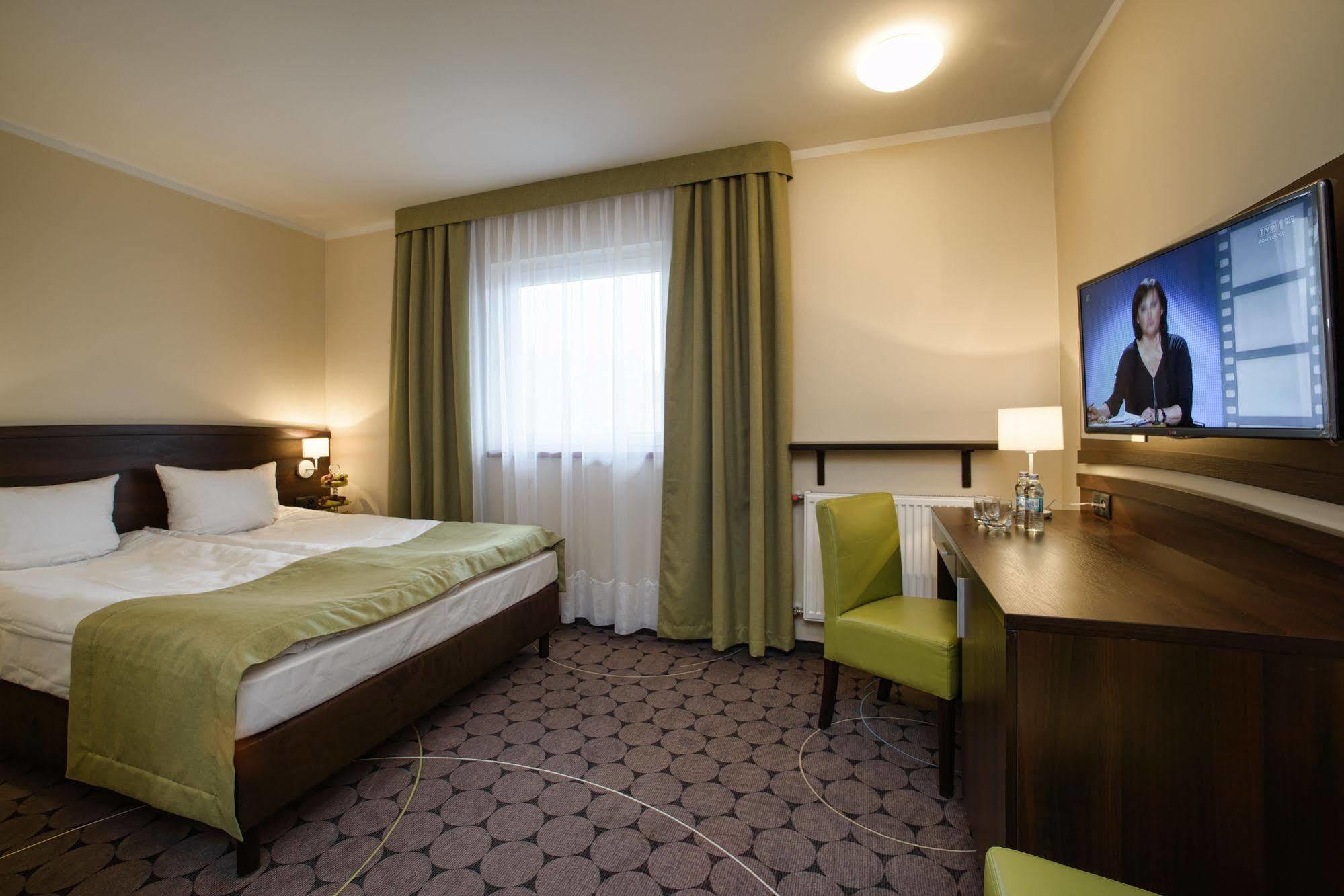 Aparthotel Travel Kraków Exteriör bild